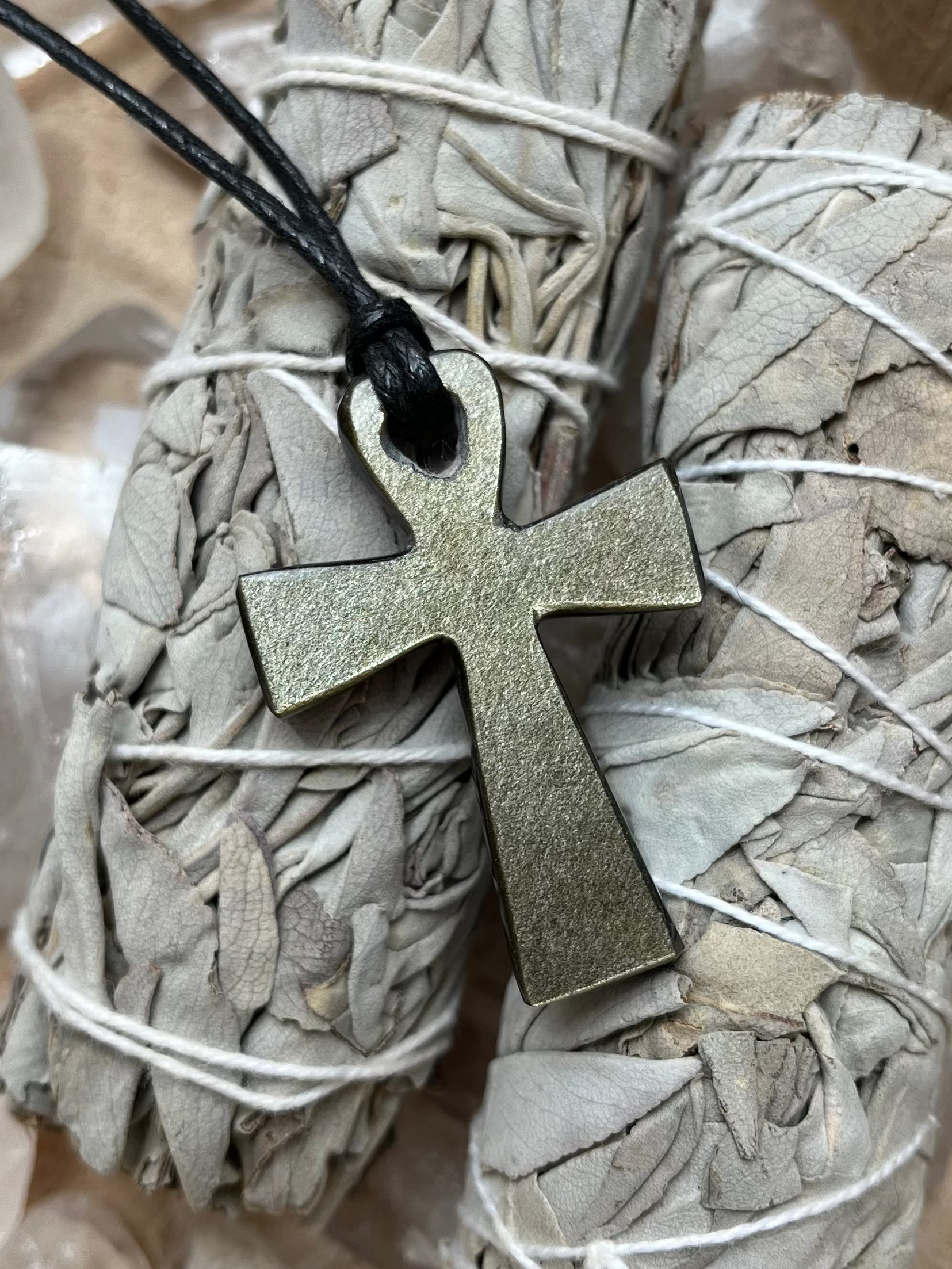 Croix Egyptienne Ânkh en Obsidienne Doré