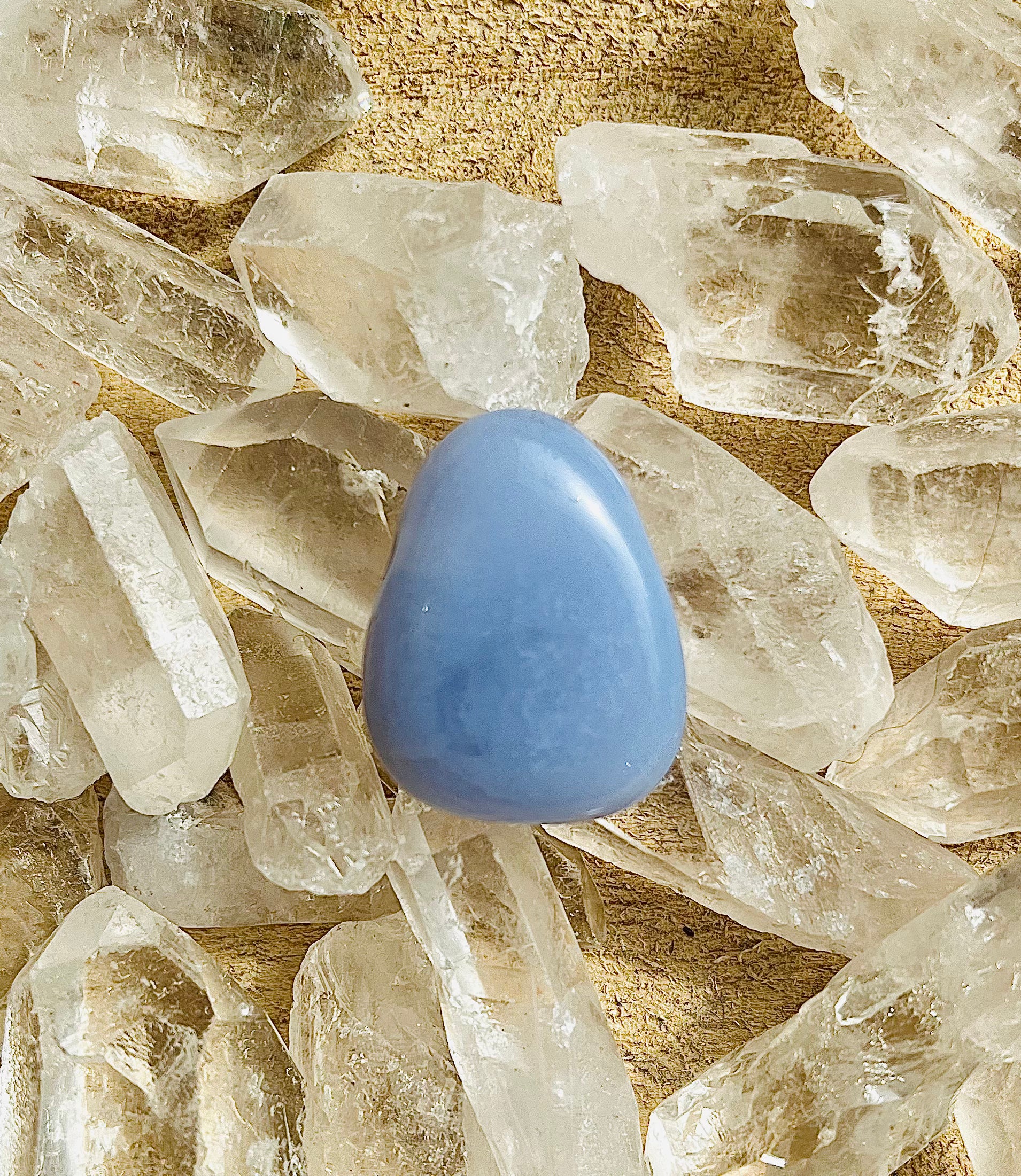 Pierre percée Calceidoine Bleue