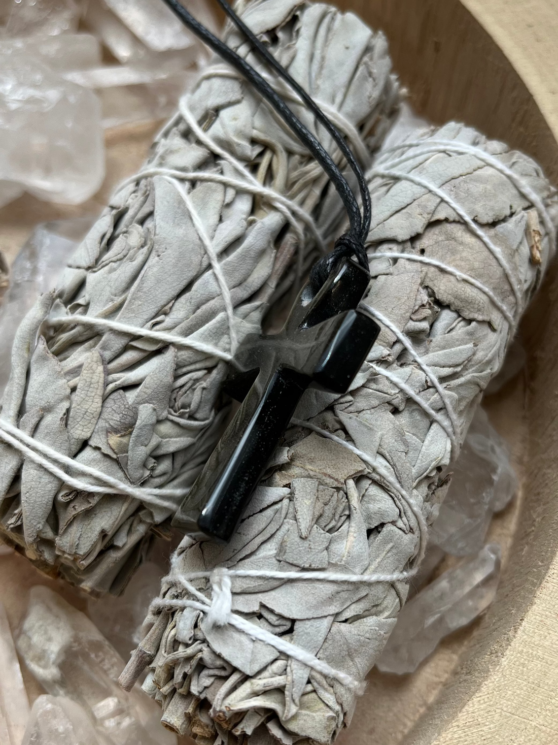 croix de vie obsidienne dorée