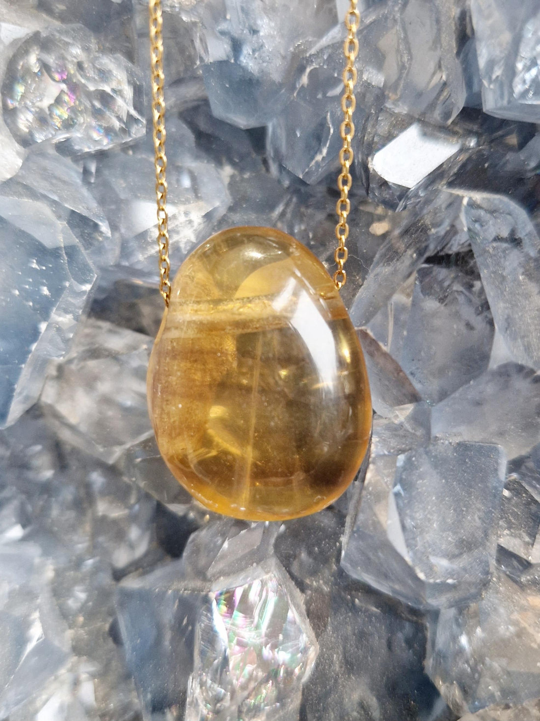 Pierre percée Fluorite Jaune