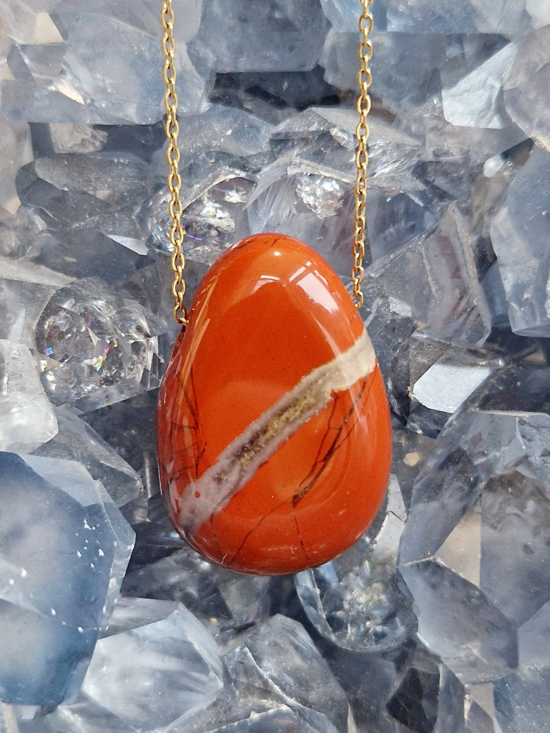 Pierre percée Jaspe Rouge