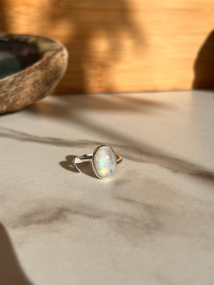 Bague Labradorite blanche Ovale