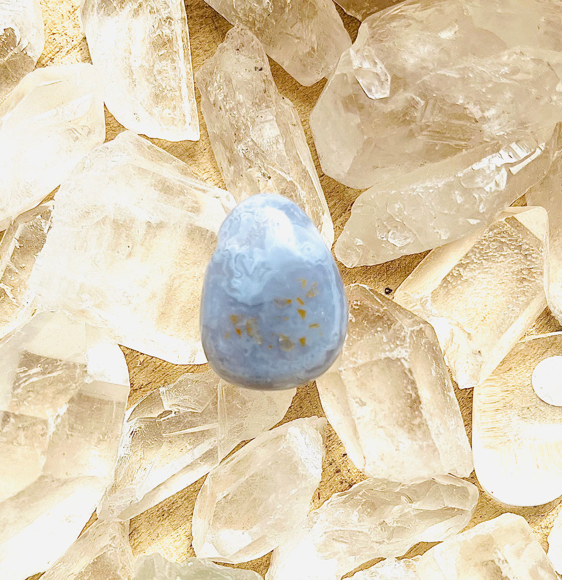 Pierre percée Calceidoine Bleue