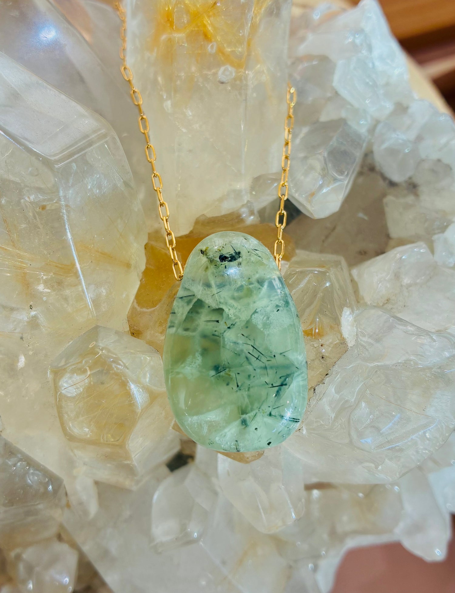 pendentif pierres vertes